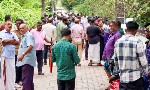 കടപ്പാക്കടയെ ​ഞെട്ടിച്ച്​ കൊലപാതകം; കൊലപാതകത്തിലേക്ക്​ നയിച്ചത്​ മകന്‍റെ മാനസിക വിഭ്രാന്തിയെന്ന്​ സംശയം