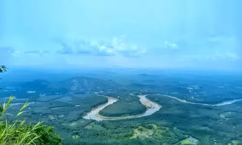 ആ പുഴ പിന്നെയും ഒഴുകി