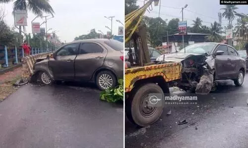 തിരുവല്ല കുറ്റൂരിൽ കാർ പാലത്തിന്റെ കൈവരിയിലേക്ക് ഇടിച്ചുകയറി; അപകടം പതിവെന്ന് നാട്ടുകാർ തിരുവല്ല കുറ്റൂരിൽ കാർ പാലത്തിന്റെ കൈവരിയിലേക്ക് ഇടിച്ചുകയറി; അപകടം പതിവെന്ന് നാട്ടുകാർ