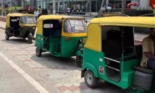 ഓൺലൈനായി ഓട്ടോ ബുക്ക് ചെയ്യും, ലൊക്കേഷനടുത്തെത്തുമ്പോൾ ക്യാൻസൽ ചെയ്ത് വീണ്ടും ബുക്ക് ചെയ്യും; ടാക്സി ചാർജ് കുറച്ച് കിട്ടാനുള്ള കുറുക്കു വഴി റെഡിറ്റിൽ പങ്ക് വെച്ച് യുവാവ്; പിന്നാലെ വിമർശനവും