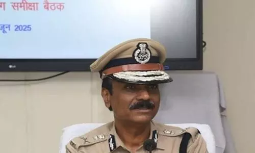 എല്ലായിടത്തും പോണോഗ്രാഫിയാണ്.. പൊലീസ് മാത്രം വിചാരിച്ചാൽ ബലാൽസംഗക്കേസുകൾ അവസാനിപ്പിക്കാനാവില്ല - മധ്യപ്രദേശ് ഡി.ജി.പി എല്ലായിടത്തും പോണോഗ്രാഫിയാണ്.. പൊലീസ് മാത്രം വിചാരിച്ചാൽ ബലാൽസംഗക്കേസുകൾ അവസാനിപ്പിക്കാനാവില്ല - മധ്യപ്രദേശ് ഡി.ജി.പി