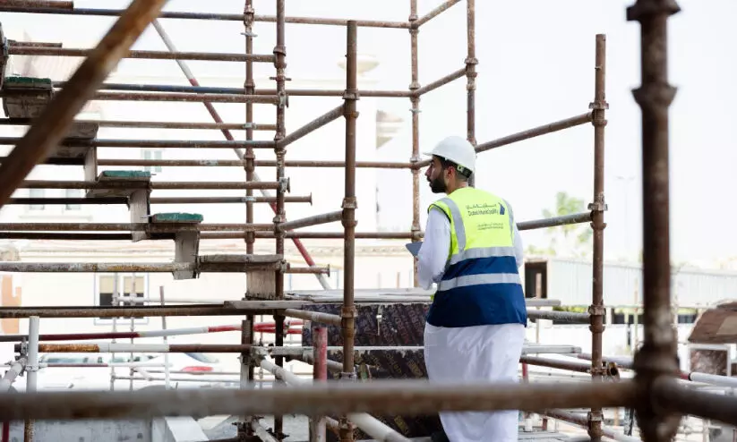 ദു​ബൈ​യി​ൽ ക​രാ​റു​കാ​രു​ടെ​ റേ​റ്റി​ങ്ങി​ന്​ പു​തി​യ സം​വി​ധാ​നം