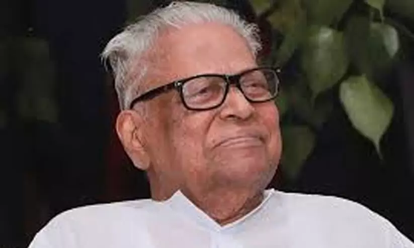 വൃക്കകളുടെ പ്രവർത്തനം സാധാരണ നിലയിലാകുന്നില്ല; വി.എസിന്റെ നില അതീവ ഗുരുതരം