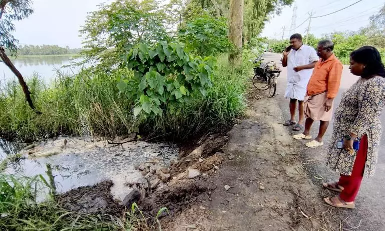 പ​രാ​തി ന​ൽ​കി​യിട്ടും അ​വ​സാ​ന​മി​ല്ല; പെ​രു​മ്പു​ഴ​യി​ൽ ക​ക്കൂ​സ് മാ​ലി​ന്യം ത​ള്ള​ൽ തു​ട​ർ​ക്ക​ഥ