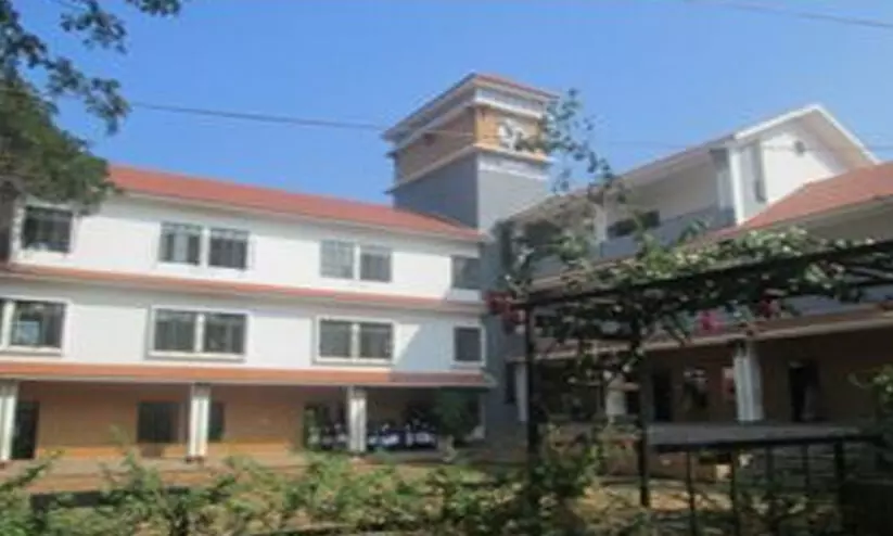 എസ്.എഫ്.ഐ ദേശീയ സമ്മേളന റാലിക്കായി സ്കൂളിന് അവധി നൽകിയതിൽ പ്രതിഷേധം, റിപ്പോർട്ട് തേടി ഡി.ഡി.ഇ