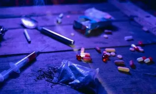 ഊടുവഴികളിൽ പരിശോധനയില്ല; അതിർത്തി കടന്നുള്ള ലഹരിക്കടത്ത് സജീവം ഊടുവഴികളിൽ പരിശോധനയില്ല; അതിർത്തി കടന്നുള്ള ലഹരിക്കടത്ത് സജീവം