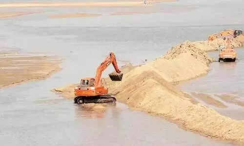 പു​ഴ​ക​ളി​ലെ മ​ണ​ൽ വാ​ര​ൽ: തീ​രു​മാ​നം ഐ.​എ​ൽ.​ഡി.​എമ്മി​ന്റെ കൈ​ക​ളി​ൽ