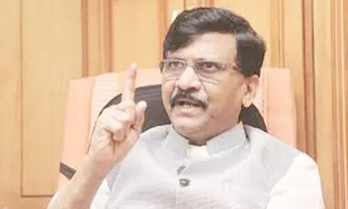 നുണ പറയുന്നതാണ് ബി.ജെ.പിയുടെ ദേശീയ നയം; ത്രിഭാഷാ നയത്തെ ചൊല്ലിയുള്ള വിവാദത്തിൽ ഫഡ്നാവിസിനെതിരെ ആഞ്ഞടിച്ച് സഞ്ജയ് റാവുത്ത്