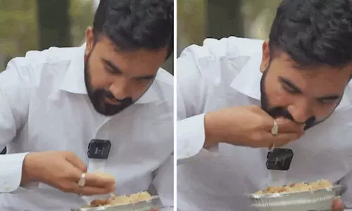 ‘മൂന്നാം ലോകത്തേക്ക് മടങ്ങൂ’: കൈകൊണ്ട് അരി ഭക്ഷണം കഴിച്ച സുഹ്‌റാൻ മംദാനിക്കെതിരെ വലതുപക്ഷ ആ​ക്രോശം