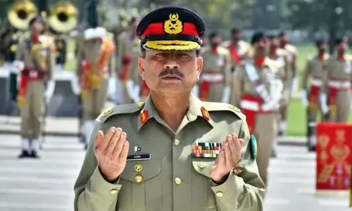 ‘ജമ്മു-കശ്മീരിലെ ഭീകരത തെറ്റല്ല, നി​യ​മ​വി​ധേ​യ​മാ​യ പോ​രാ​ട്ടം’; വി​ചി​ത്ര വാ​ദ​വു​മാ​യി ആ​സിം മു​നീ​ർ