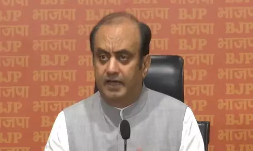 ലവ് ജിഹാദ് പ്രയോഗം കൊണ്ടുവന്നത് വി.എസ്. അച്യുതാനന്ദനെന്ന് ബി.ജെ.പി എം.പി; ഇന്ത്യക്ക് ഒരിക്കലും മതനിരപേക്ഷമാകാൻ കഴിയില്ല