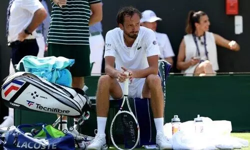 വിം​ബി​ൾ​ഡ​ൺ ടെ​ന്നി​സി​ന് തു​ട​ക്കം; മെ​ദ്​​വ​ദേ​വ് വീ​ണു, സ​ബ​ല​ങ്ക മു​ന്നോ​ട്ട്