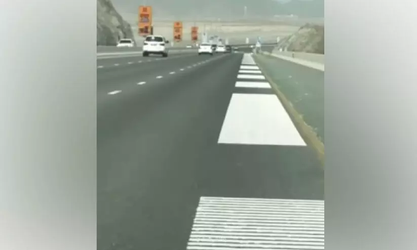 റോ​ഡി​ൽ​നി​ന്ന്​ സം​ഗീ​തം; അ​തി​ശ​യം നി​റ​ച്ച്​ ഫു​ജൈ​റ​യി​ലെ റോ​ഡ്​