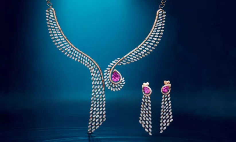 മ​ല​ബാ​ര്‍ ഗോ​ള്‍ഡ് ‘നു​വ’ വ​ജ്രാ​ഭ​ര​ണ ശേ​ഖ​രം പു​റ​ത്തി​റ​ക്കി