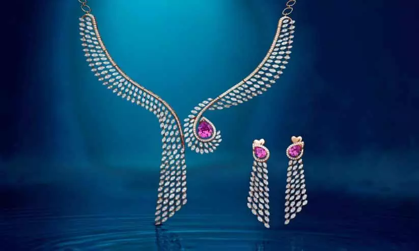 മ​ല​ബാ​ര്‍ ഗോ​ള്‍ഡ് ‘നു​വ’ വ​ജ്രാ​ഭ​ര​ണ ശേ​ഖ​രം പു​റ​ത്തി​റ​ക്കി