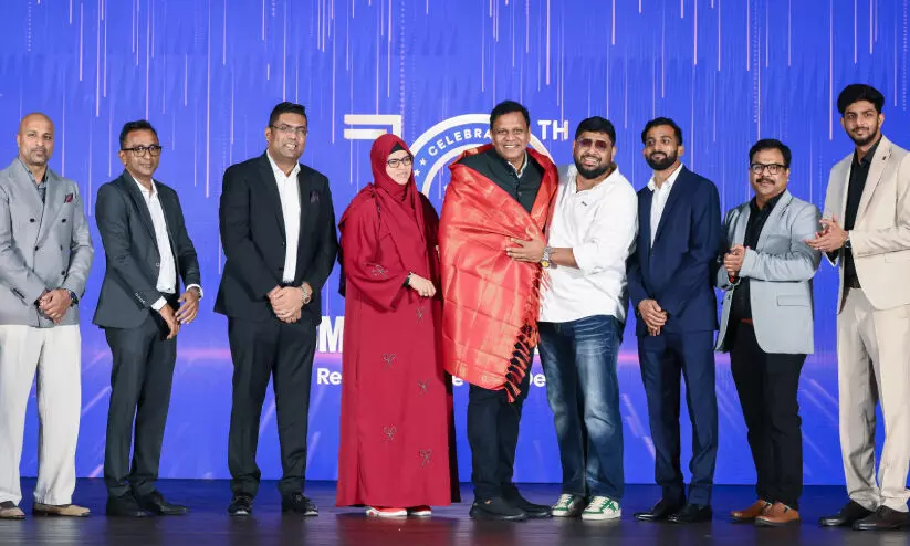 പ​ത്താം വാ​ർ​ഷി​കം ആ​ഘോ​ഷി​ച്ച്​ സ്മാ​ർ​ട്ട് ട്രാ​വ​ൽ ഗ്രൂ​പ്