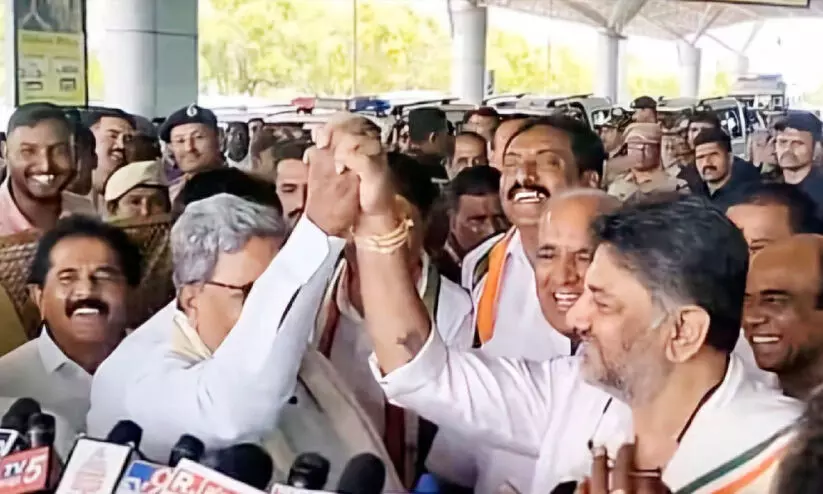 എ.​ഐ.​സി.​സി ജ​ന​റ​ൽ സെ​ക്ര​ട്ട​റി കോ​ൺ. എം.​എ​ൽ.​എ​മാ​രു​മാ​യി ച​ർ​ച്ച തു​ട​ങ്ങി