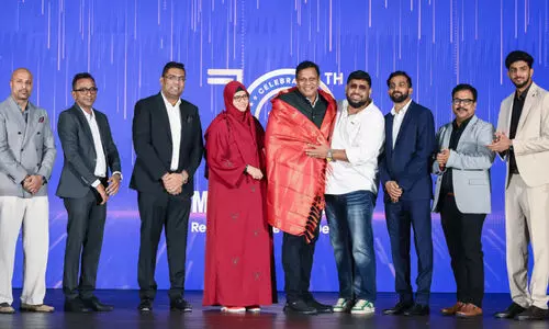 പ​ത്താം വാ​ർ​ഷി​കം ആ​ഘോ​ഷി​ച്ച്​ സ്മാ​ർ​ട്ട് ട്രാ​വ​ൽ ഗ്രൂ​പ്