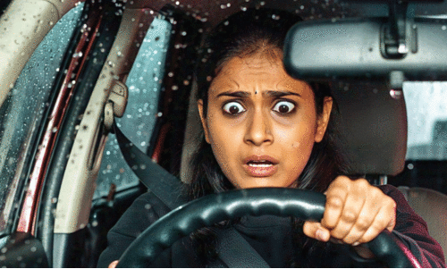 ‘മഴക്കാലത്ത് വാഹനം കഴുകേണ്ട എന്ന് കരുതുന്നുണ്ടോ? എങ്കിൽ നിങ്ങൾക്ക് പണി കിട്ടും’ -അറിയാം, മഴക്കാലത്ത് വാഹനം ഓടിക്കുമ്പോൾ ശ്രദ്ധിക്കേണ്ട കാര്യങ്ങൾ ‘മഴക്കാലത്ത് വാഹനം കഴുകേണ്ട എന്ന് കരുതുന്നുണ്ടോ? എങ്കിൽ നിങ്ങൾക്ക് പണി കിട്ടും’ -അറിയാം, മഴക്കാലത്ത് വാഹനം ഓടിക്കുമ്പോൾ ശ്രദ്ധിക്കേണ്ട കാര്യങ്ങൾ