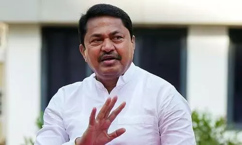 മ​ഹാ​രാ​ഷ്ട്ര നി​യ​മ​സ​ഭാ സ്പീക്കറുടെ ഇരിപ്പിടത്തിലേക്ക്​ ചാടിക്കയറി; കോൺഗ്രസ് നേതാവിന് സസ്​പെൻഷൻ