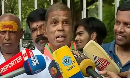 ദേശീയ പതാകയെ അധിക്ഷേപിച്ചു; പാലക്കാട്ടെ ബി.ജെ.പി നേതാവിന് പൊലീസ് നോട്ടീസ്