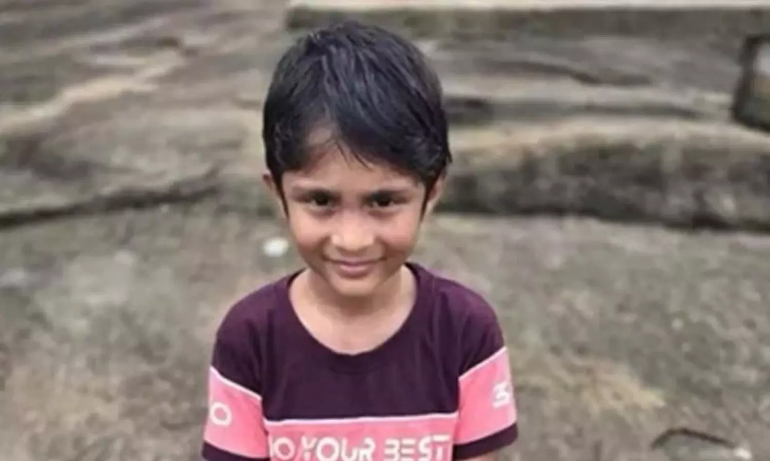 മാതാവിന്‍റെ മുന്നിൽ സ്കൂൾ ബസിടിച്ച് പരിക്കേറ്റ ആറു വയസ്സുകാരൻ മരിച്ചു