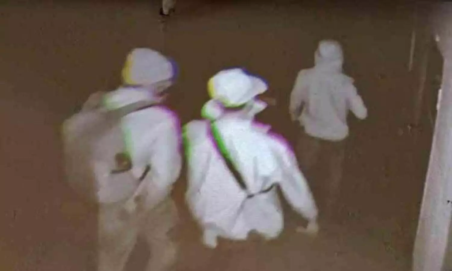 ക​ള്ള​ന്മാ​രെ, ആ ​പ​ണം വി​ദ്യാ​ർ​ഥി​ക​ളു​ടെ യൂ​നി​ഫോ​മി​ന്റെ​താ​ണ്...