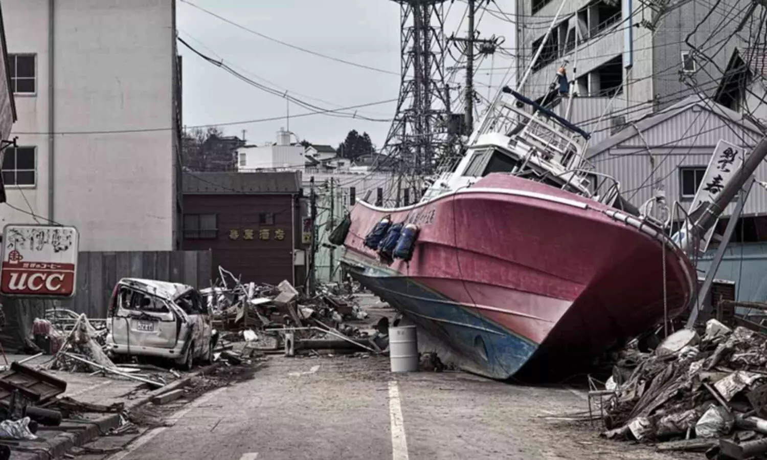 ജപ്പാൻ വലിയ ഭൂകമ്പത്തിന്‍റെ വക്കിലോ? ദുരന്ത സാധ്യത മുന്നിൽ കണ്ട് തയാറെടുപ്പുകൾ നടത്തി രാജ്യം