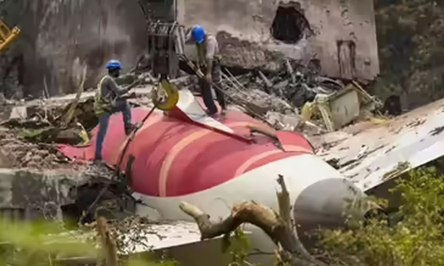 അഹമദാബാദ് വിമാന അപകടത്തിനു പിന്നിൽ ഇരട്ട എൻജിൻ തകരാറോ? കാരണമറിയാൻ അപകട സാഹചര്യം അനുകരിച്ച് പൈലറ്റുമാരുടെ പഠനം