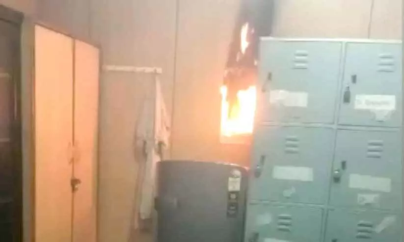 ബംഗളൂരു ഗവ.വിക്ടോറിയ ആശുപത്രിയിൽ തീപിടിത്തം ബംഗളൂരു ഗവ.വിക്ടോറിയ ആശുപത്രിയിൽ തീപിടിത്തം