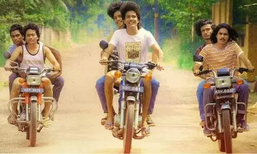 കേരളത്തിലെ മൈക്കിൾ ജാക്സൻമാരുടെ കഥ; മൂണ്‍ വാക്ക് ഒ.ടി.ടിയിലേക്ക്