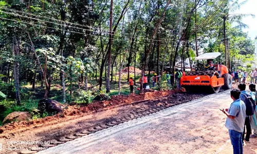 കിള്ളി-മേച്ചിറ-ഇ.എം.എസ് അക്കാദമി; റോഡ് നിർമാണം പാതിവഴിയിൽ