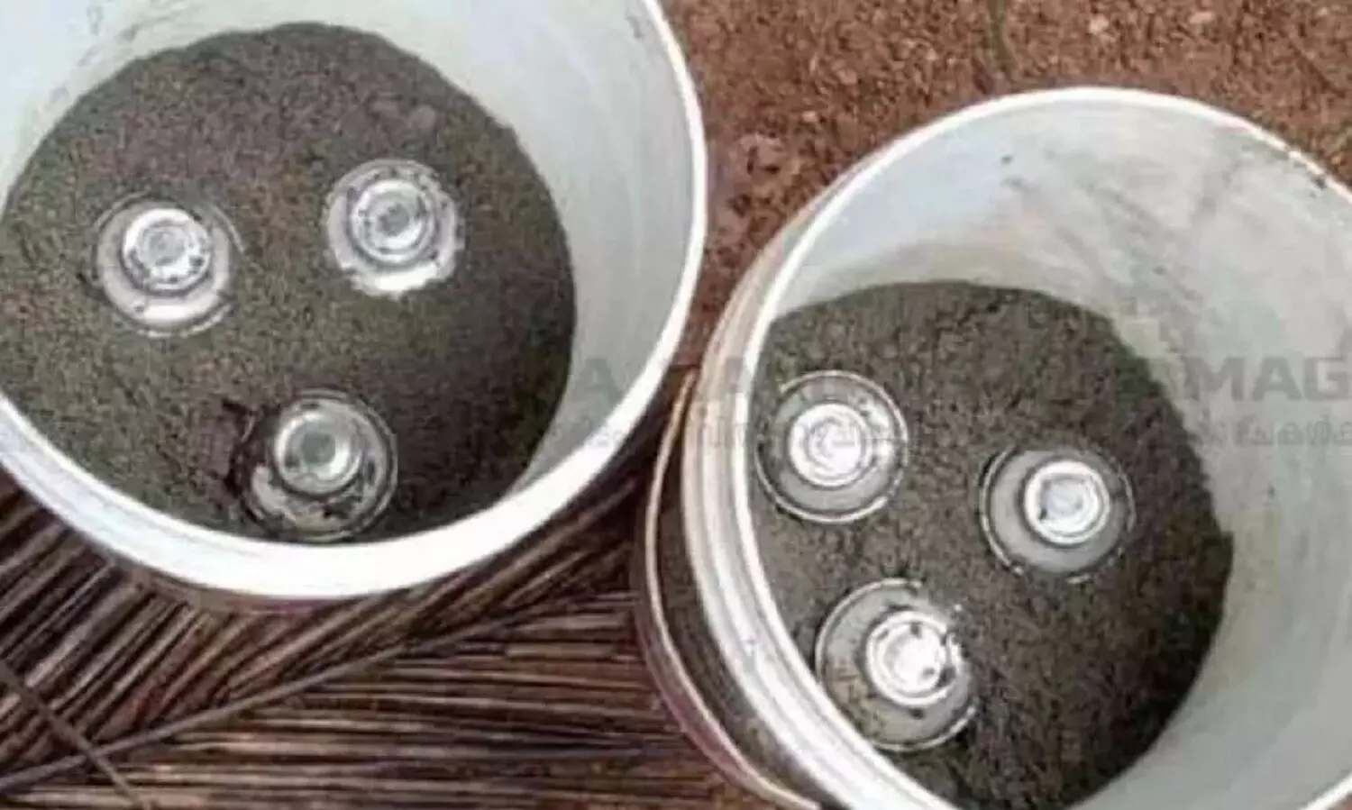 അത് ബോംബല്ല...   ഉ​പ്പി​ല​പീ​ടി​ക​യി​ൽ പൊ​ലീ​സ് ക​ണ്ടെ​ത്തി​യ​ത് വ്യാ​ജ ബോം​ബെന്ന് സ്ഥിരീകരണം