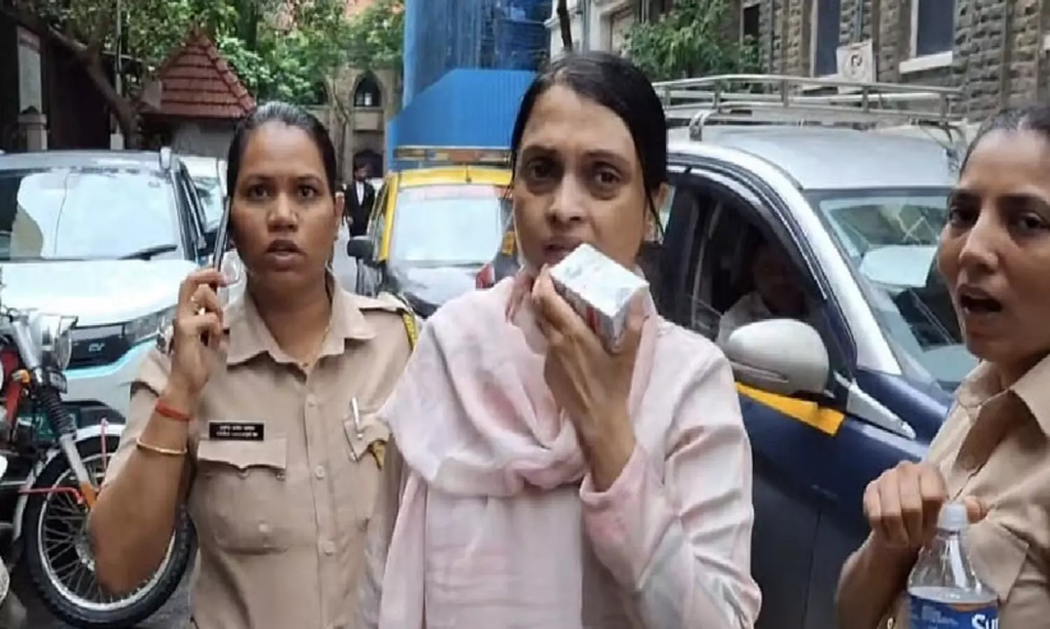 16കാരനെ ലൈംഗികമായി പീഡിപ്പിച്ച അധ്യാപിക ജുഡീഷ്യൽ കസ്റ്റഡിയിൽ; പഞ്ചനക്ഷത്ര ഹോട്ടലുകളിൽ കൊണ്ടുപോയി മദ്യം നൽകിയാണ് പീഡനം