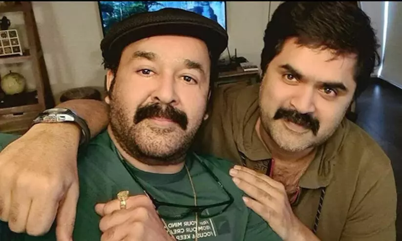 കൊൽക്കത്ത ദുർഗ പൂജക്കിടെ ഷൂട്ട്; അഞ്ച് ഗാനങ്ങളും മൂന്ന് ഫൈറ്റ് സീക്വൻസുകളും -മോഹൻലാൽ ചിത്രത്തെക്കുറിച്ച് അനൂപ് മേനോൻ കൊൽക്കത്ത ദുർഗ പൂജക്കിടെ ഷൂട്ട്; അഞ്ച് ഗാനങ്ങളും മൂന്ന് ഫൈറ്റ് സീക്വൻസുകളും -മോഹൻലാൽ ചിത്രത്തെക്കുറിച്ച് അനൂപ് മേനോൻ