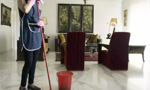 വീ​ട്ടു​ജോ​ലി​ക്കാ​രു​ടെ​ ശ​മ്പ​ളം ബാ​ങ്ക്​ അ​ക്കൗ​ണ്ട്​ വ​ഴി; മൂ​ന്നാം​ഘ​ട്ട നി​യ​മം പ്രാ​ബ​ല്യ​ത്തി​ൽ