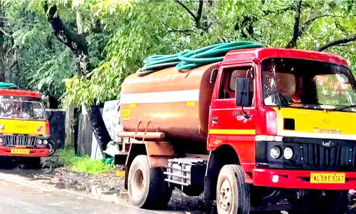 കക്കൂസ് മാലിന്യം തള്ളിയ ലോറികൾ പൊലീസ് കസ്റ്റഡിയിൽ