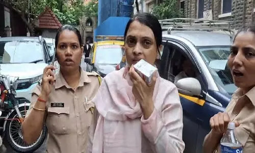 16കാരനെ ലൈംഗികമായി പീഡിപ്പിച്ച അധ്യാപിക ജുഡീഷ്യൽ കസ്റ്റഡിയിൽ; പഞ്ചനക്ഷത്ര ഹോട്ടലുകളിൽ കൊണ്ടുപോയി മദ്യം നൽകിയാണ് പീഡനം