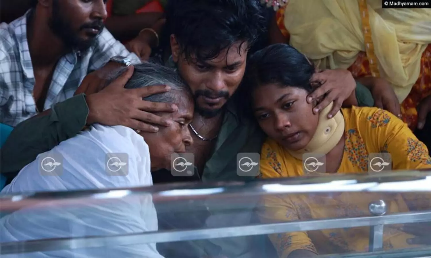 ‘ബിന്ദുവിന്‍റെ​​ ജീവൻ നഷ്ടപ്പെട്ട സ്ഥലത്ത് മകന് ജോലി വേ​ണ്ട; മെഡിക്കൽ കോളജിൽ ജോലി ​ചെയ്യാൻ മാനസിക ബുദ്ധിമുട്ടുണ്ട്​​​’ -മന്ത്രി വീണ ജോർജിനോട് ബിന്ദുവിന്റെ ഭർത്താവ്