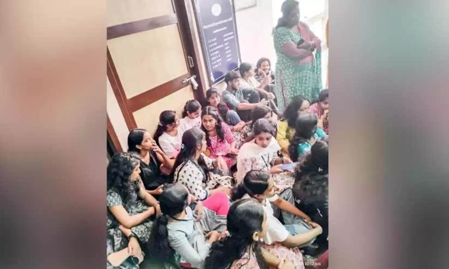 സംസ്കൃത, സാഹിത്യ വിഭാഗങ്ങൾ തമ്മിൽ തർക്കം; സംസ്‌കൃത സർവകലാശാലയിൽ അധ്യാപക ഇന്‍റർവ്യൂ മാറ്റിവെച്ചു