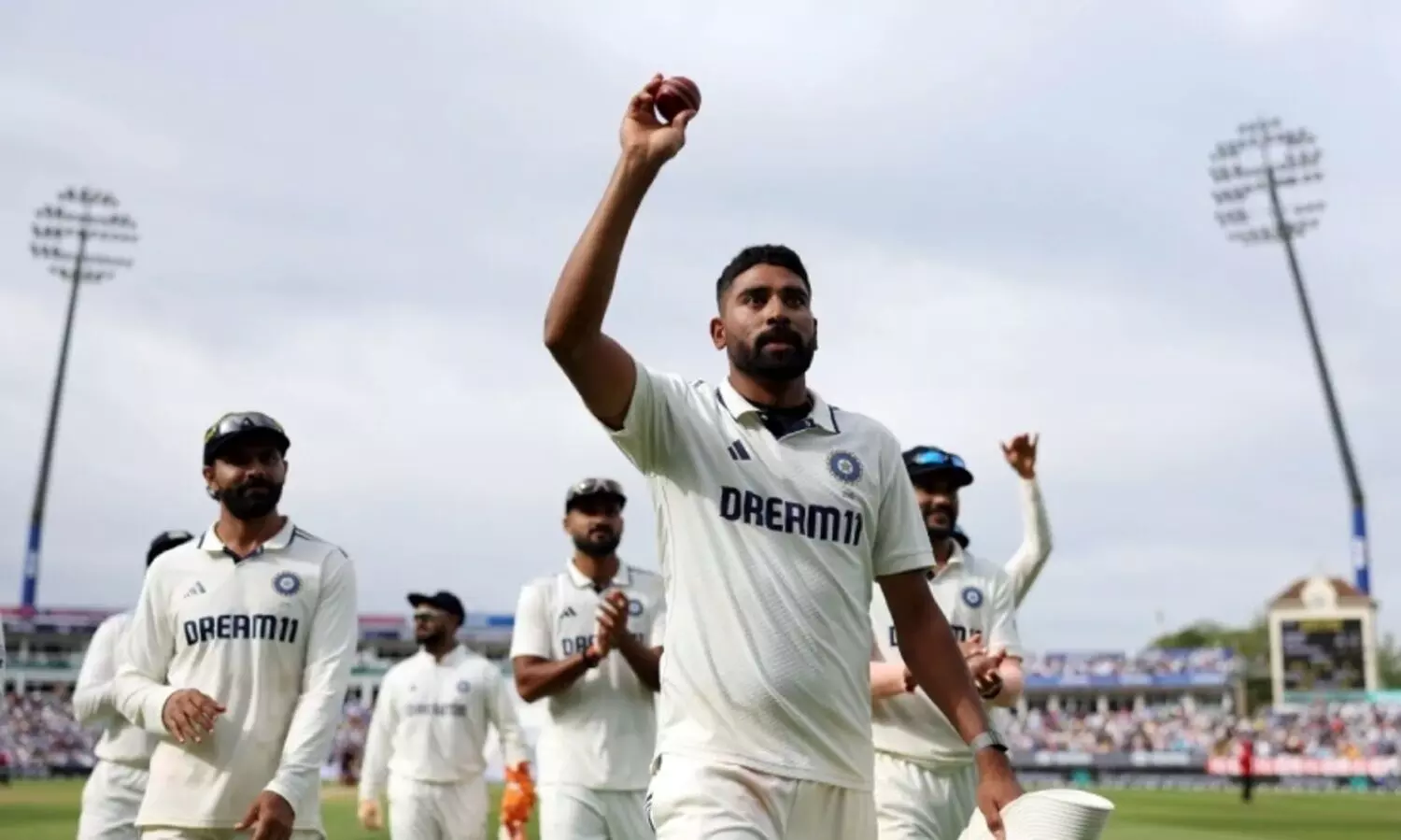 വാലറ്റം തകർന്നടിഞ്ഞു, ഇംഗ്ലണ്ട് 407ന് പുറത്ത്; സിറാജിന് ആറ് വിക്കറ്റ്, ഇന്ത്യക്ക് 180 റൺസിന്‍റെ ഒന്നാം ഇന്നിങ്സ് ലീഡ്