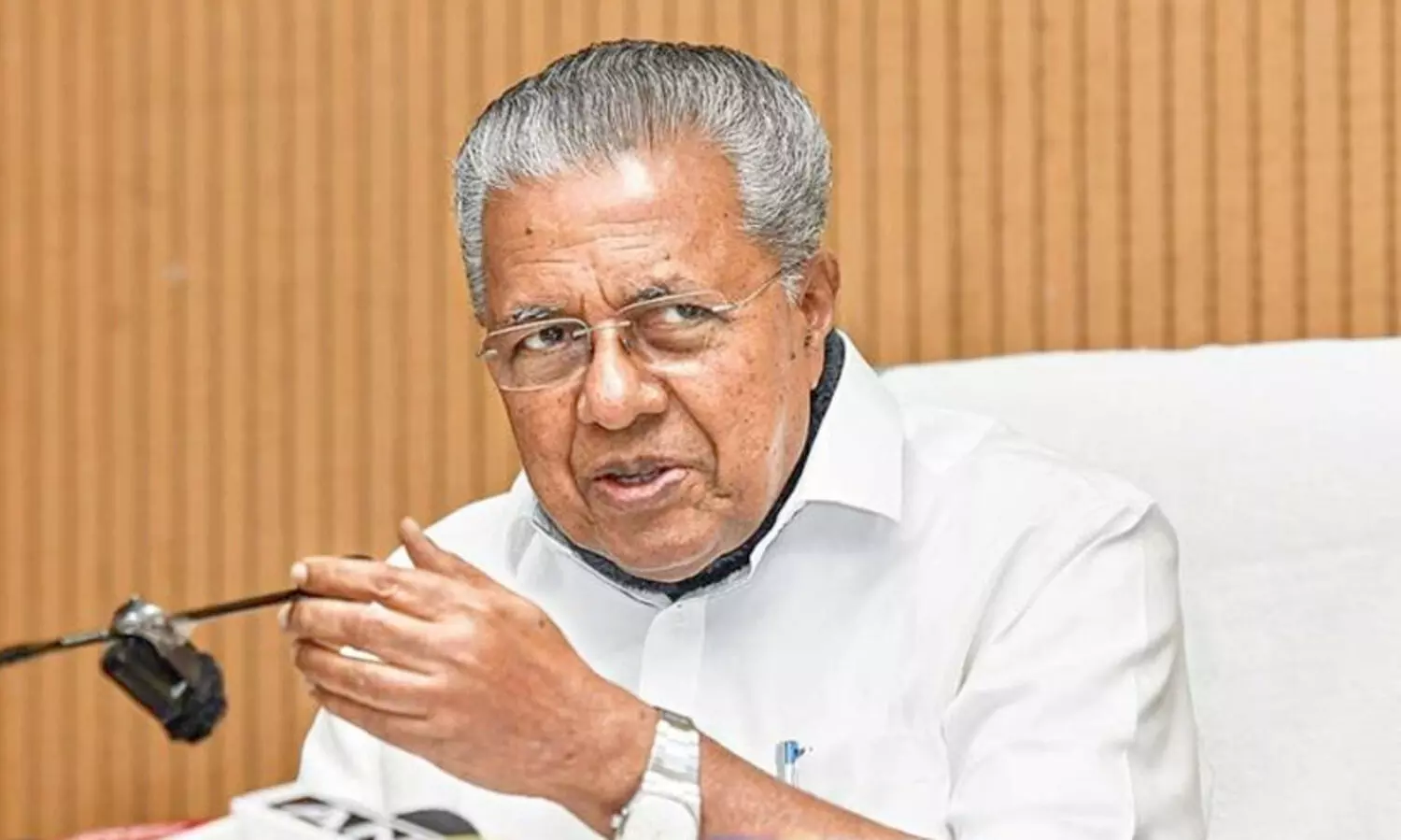 ‘നുണകളാൽ പടുത്ത സിനിമക്ക് നൽകിയ പുരസ്കാരം ശ്രേഷ്ഠപാരമ്പര്യത്തെ അവഹേളിക്കുന്നത്, പിന്നിൽ സംഘപരിവാർ അജണ്ട’; ‘ദി കേരള സ്റ്റോറി’ക്കുള്ള അവാർഡിനെതിരെ മുഖ്യമന്ത്രി