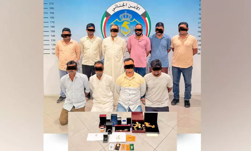 വി​ലാ​സം മാ​റ്റാ​ൻ കൈ​ക്കൂ​ലി; പാ​സി ജീ​വ​ന​ക്കാ​ര​ൻ അ​റ​സ്റ്റി​ൽ