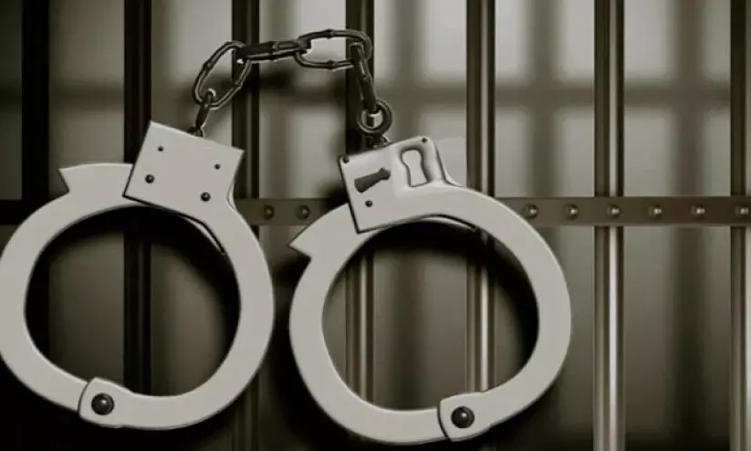 മനുഷ്യക്കടത്തും അധാർമിക പ്രവർത്തനവും, മസ്കത്തില് മൂന്ന് ബംഗ്ലാദേശി പ്രവാസികള് അറസ്റ്റില് മനുഷ്യക്കടത്തും അധാർമിക പ്രവർത്തനവും, മസ്കത്തില് മൂന്ന് ബംഗ്ലാദേശി പ്രവാസികള് അറസ്റ്റില്