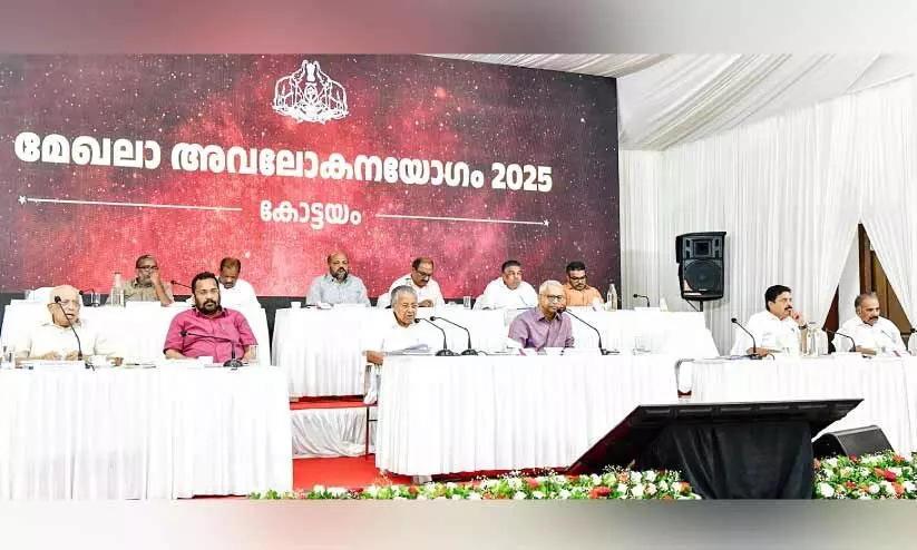 ആഗസ്റ്റോടെ ആലപ്പുഴ അതിദാരിദ്ര്യ മുക്തമാക്കും; 3131 കുടുംബങ്ങള് അതിദാരിദ്ര്യത്തിൽനിന്ന് കരകയറി ആഗസ്റ്റോടെ ആലപ്പുഴ അതിദാരിദ്ര്യ മുക്തമാക്കും; 3131 കുടുംബങ്ങള് അതിദാരിദ്ര്യത്തിൽനിന്ന് കരകയറി