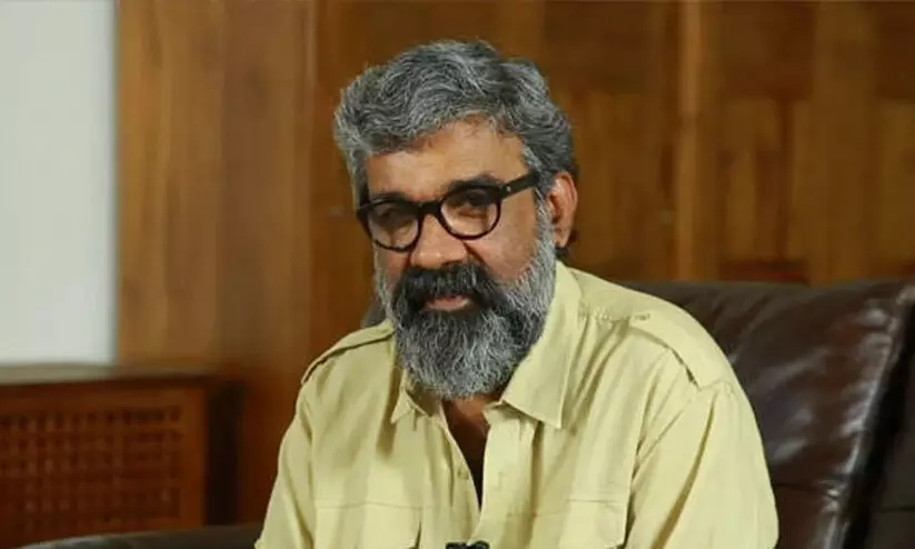 പരാതി നൽകാൻ 12 വർഷമെടുത്തു, പീഡനം നടന്നെന്ന് പറയുന്ന ഹോട്ടൽ അന്ന് നിർമിച്ചിട്ടില്ല; ര​ഞ്ജി​ത്തി​നെ​തി​രായ പീ​ഡ​നക്കേസ് റദ്ദാക്കി