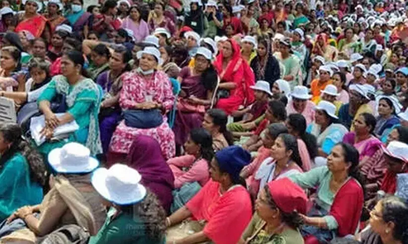 ആശ വർക്കർമാരുടെ സമരം: എല്ലാ സംഘടനകളെയും കക്ഷി ചേർക്കണമെന്ന്​ ഹൈകോടതി