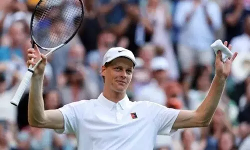 വിംബ്ൾഡൺ: സിന്നർ, സ്വിയാറ്റക് മൂന്നാം റൗണ്ടിൽ