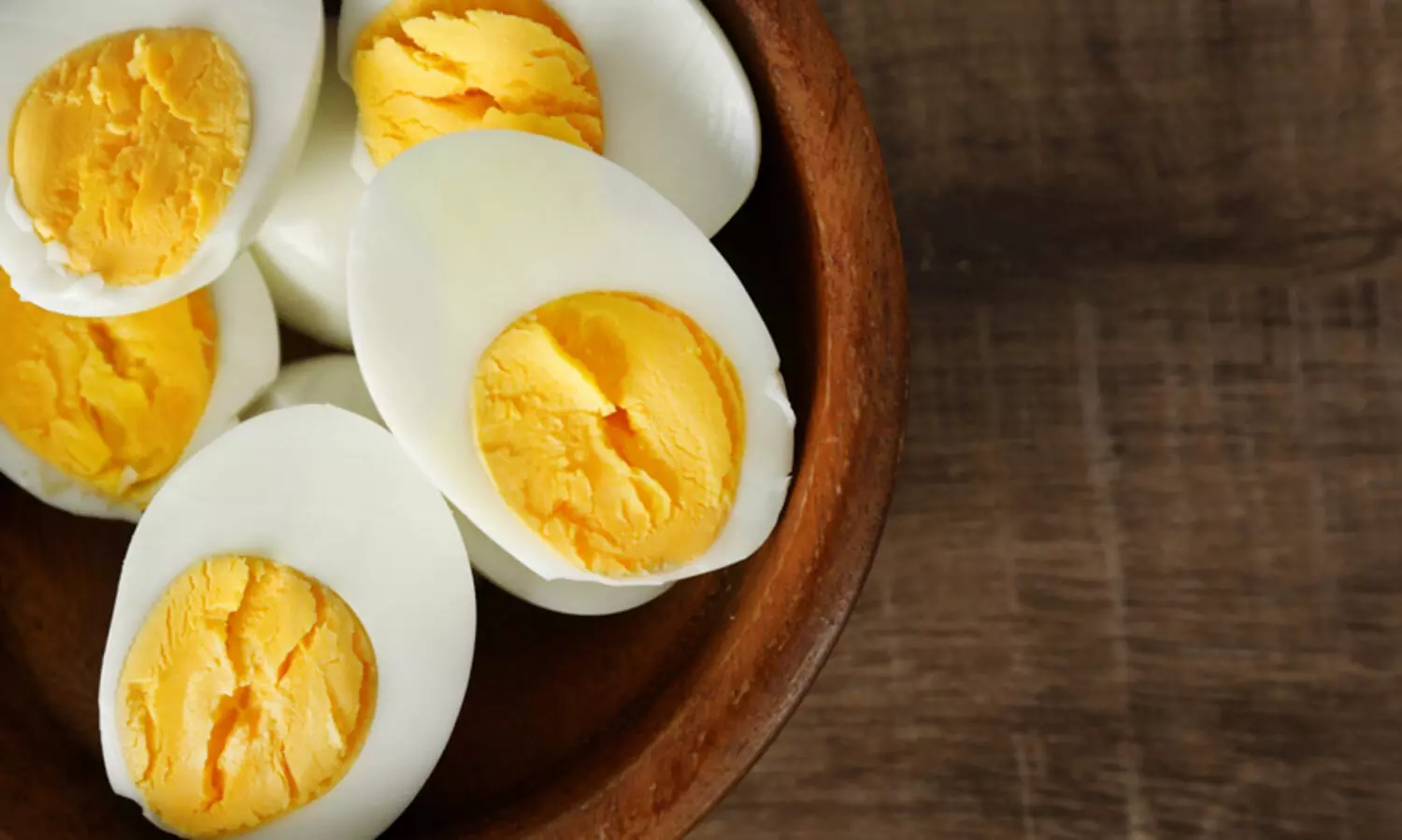 ഏതിലാണ് പേശികളെ ബലപ്പെടുത്തുന്ന കൂടുതൽ പ്രോട്ടീൻ? മുഴുവൻ മുട്ടയിലോ അതോ മുട്ടയുടെ വെള്ളയിലോ?