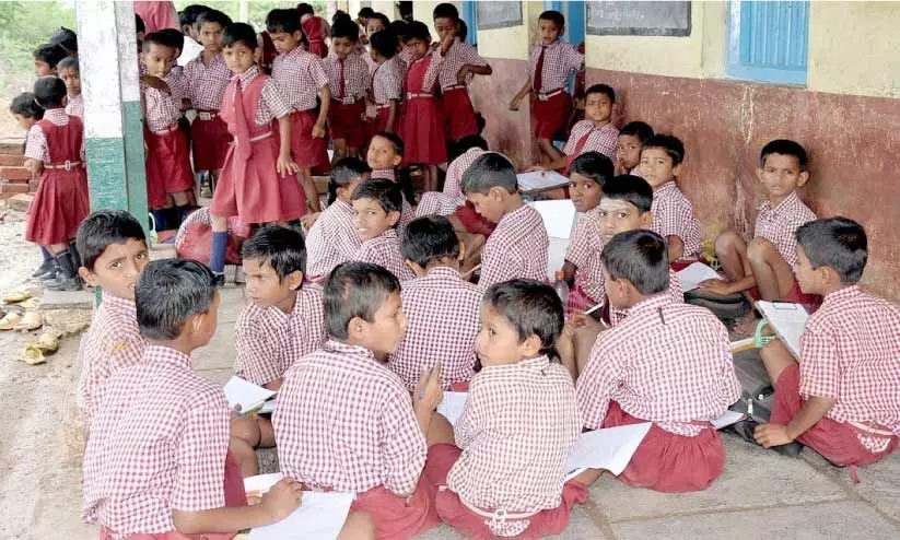 സര്ക്കാര് സ്കൂളുകളില് പ്രൈമറി തലം മുതല് ഇംഗ്ലീഷ് മീഡിയം ക്ലാസ് സര്ക്കാര് സ്കൂളുകളില് പ്രൈമറി തലം മുതല് ഇംഗ്ലീഷ് മീഡിയം ക്ലാസ്